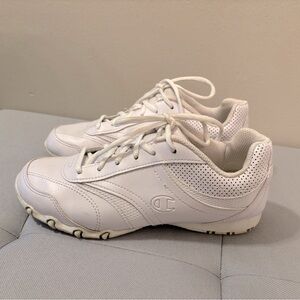 Champion whit tennis shoes